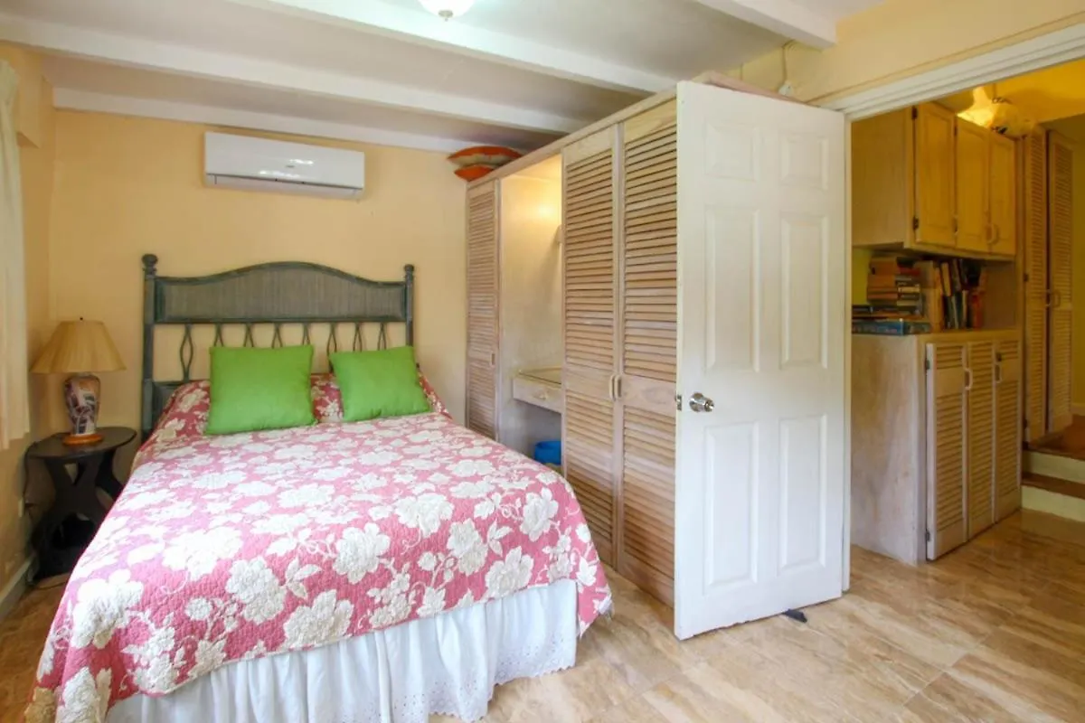 Holiday home Aqua Bliss Home Saint James